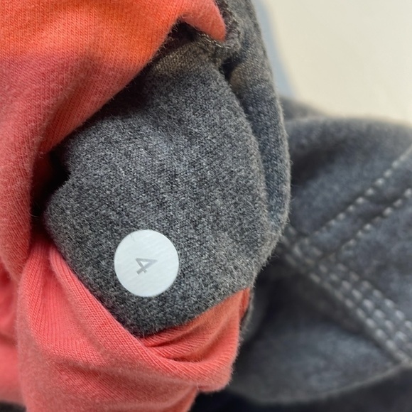 Lululemon grey 3 snap hooded sweater size 4 - Picture 6 of 9